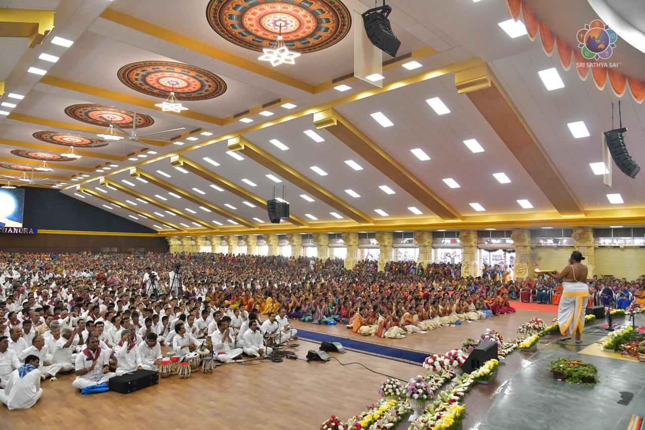 Sri Srinivasa Kalayanam en Prasanthi Nilayam por Tirumala Tirupati Devasthanams | 18 de enero de 2025
