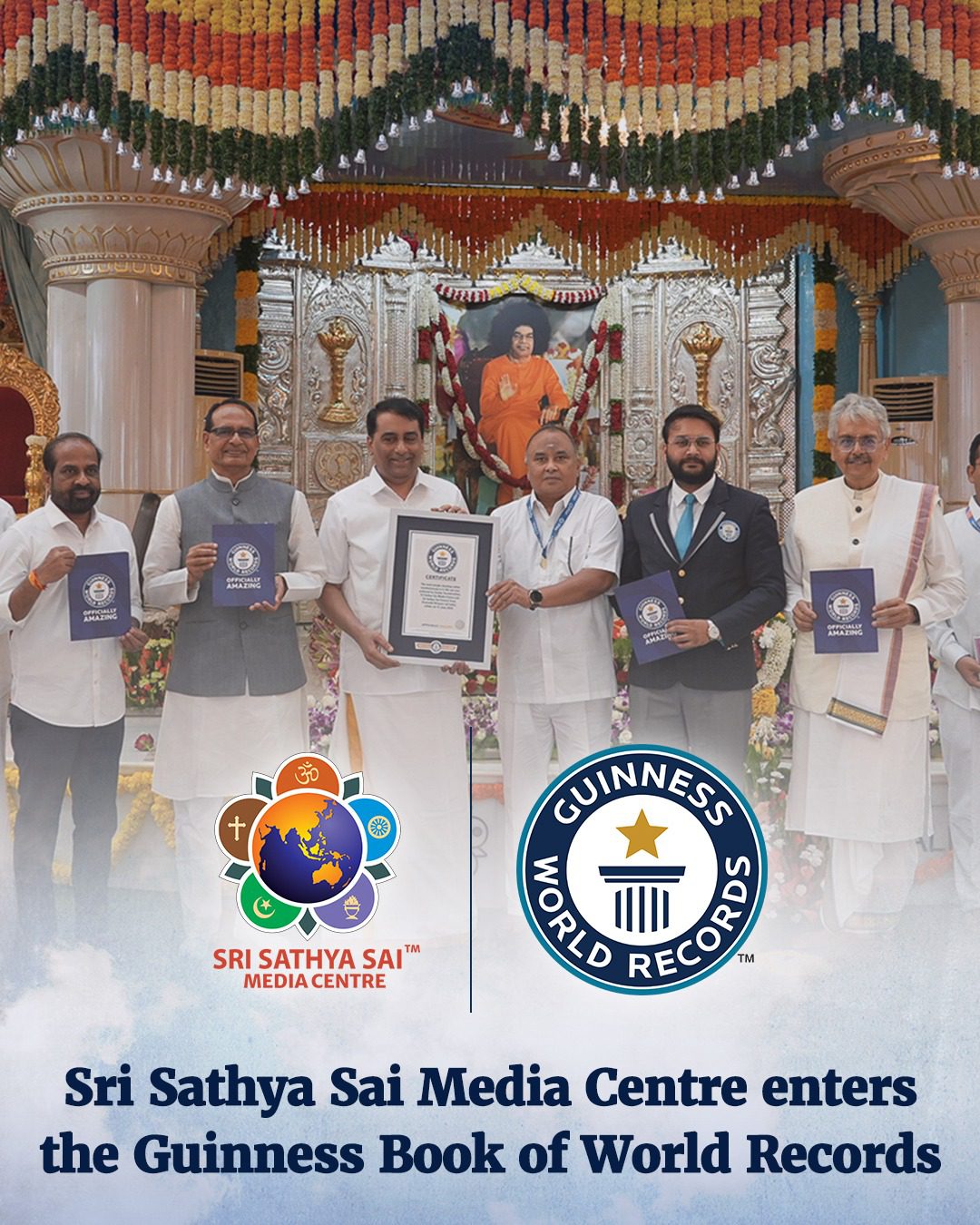 El Sri Sathya Sai Media Centre ingresa al Libro Guinness de los Récords Mundiales por “la mayor cantidad de personas cantando en línea simultáneamente”.