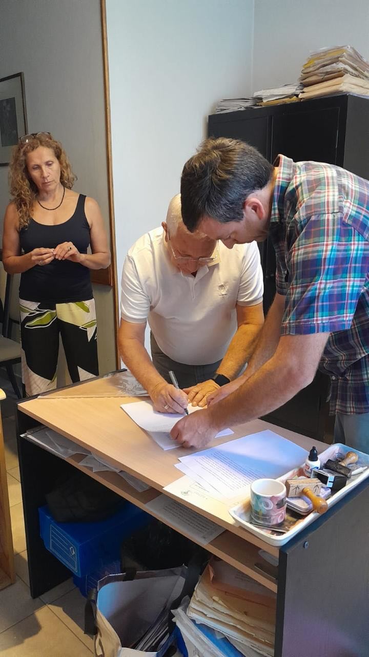 Firma del acta  constitutiva de Fundacion Sri Sathya Sai Global Council  de ARGENTINA